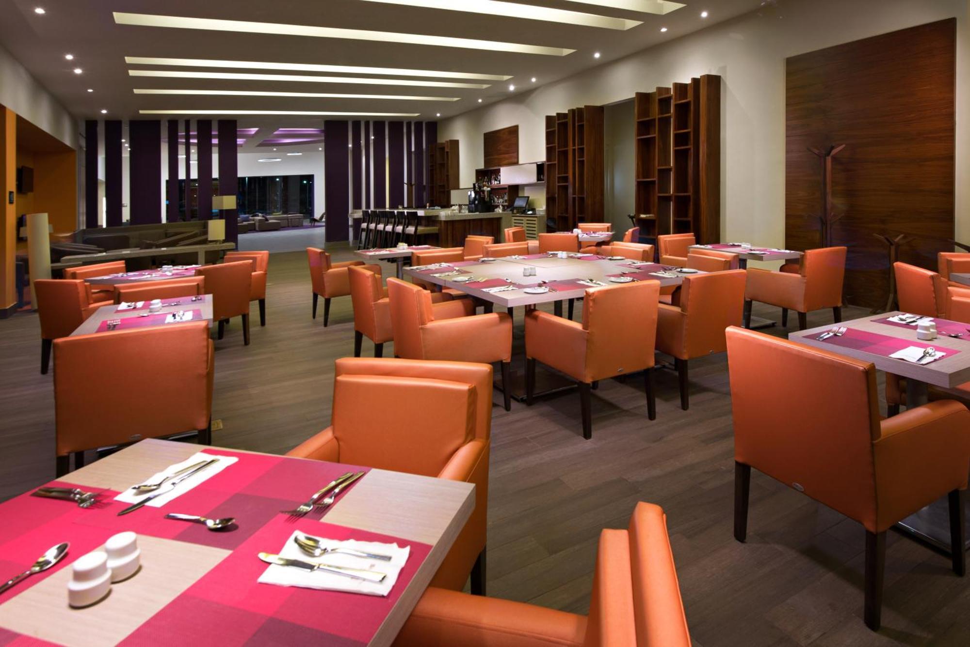 Hilton Garden Inn Monterrey Airport Вилья-Хуарес Экстерьер фото